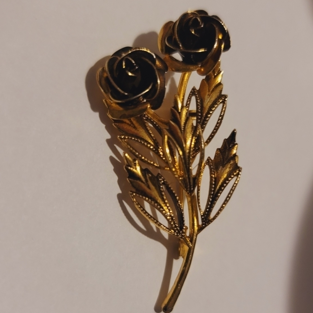 Spain Signed Floral Rose brooch pin  Gold Tone Vintage